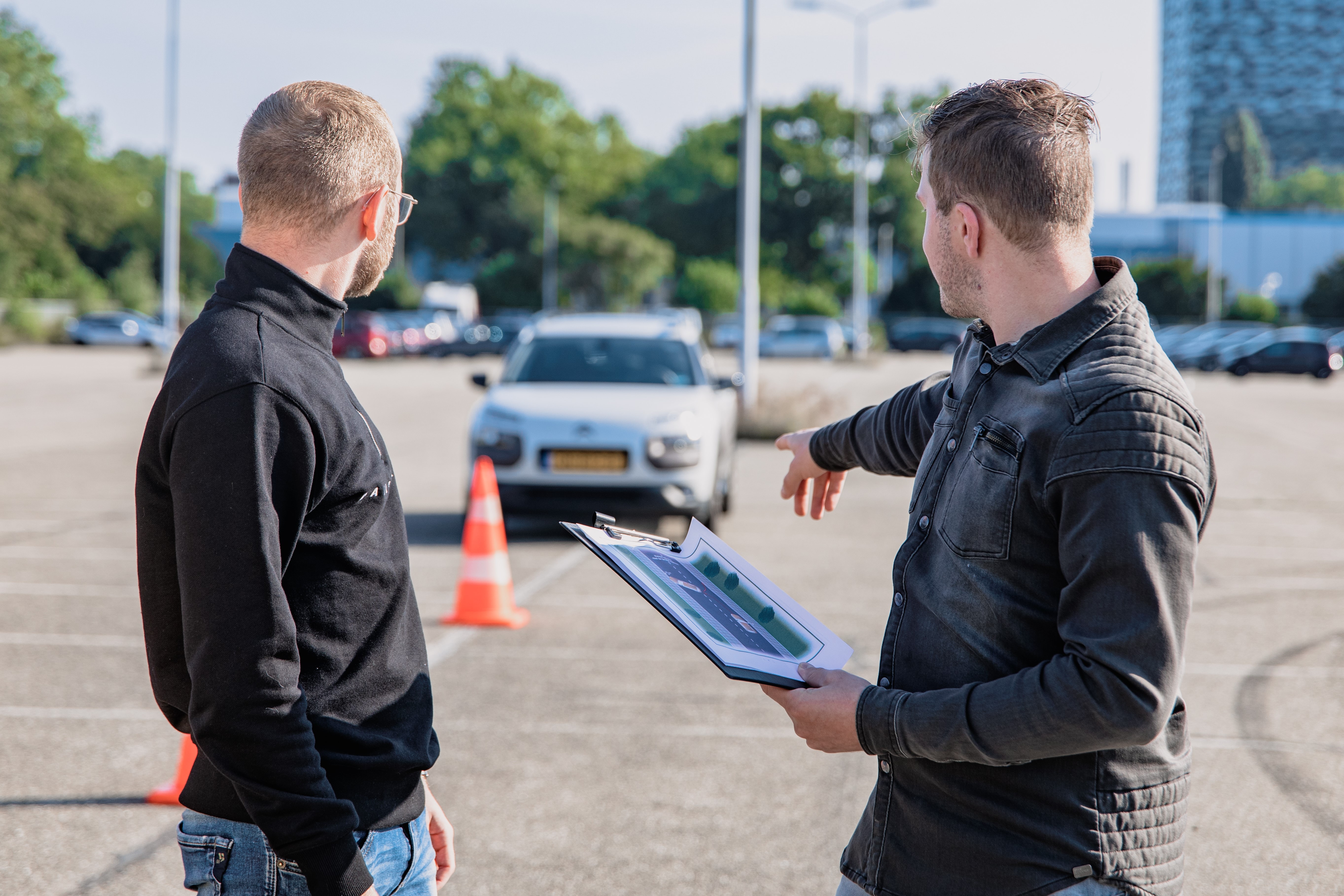 Wie lange darf man beim Anhänger den TÜV überziehen? - Anhängerverleih24