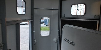 Anhänger - Innenlänge: 2000 - 3000 mm - Fahrzeug 18 Ifor Williams HB 506 R 2er Pferdeanhänger
