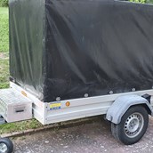PKW-Anhänger - Böckmann 1350kg mit Hochplane und 100km/H inkl. Spanngurte