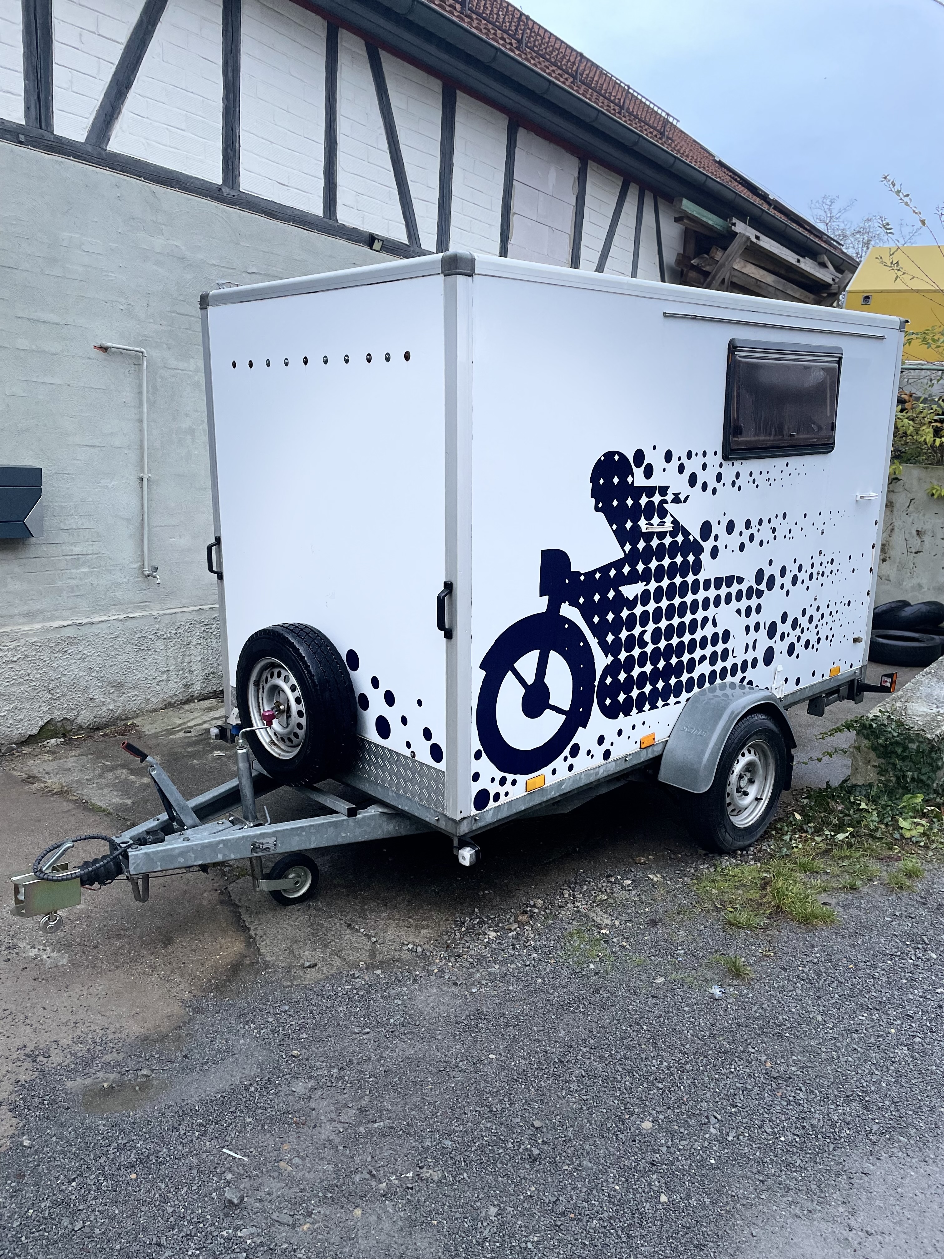 PKW-Anhänger - Koffer 1300 KG 3m x1,5m x1,8m