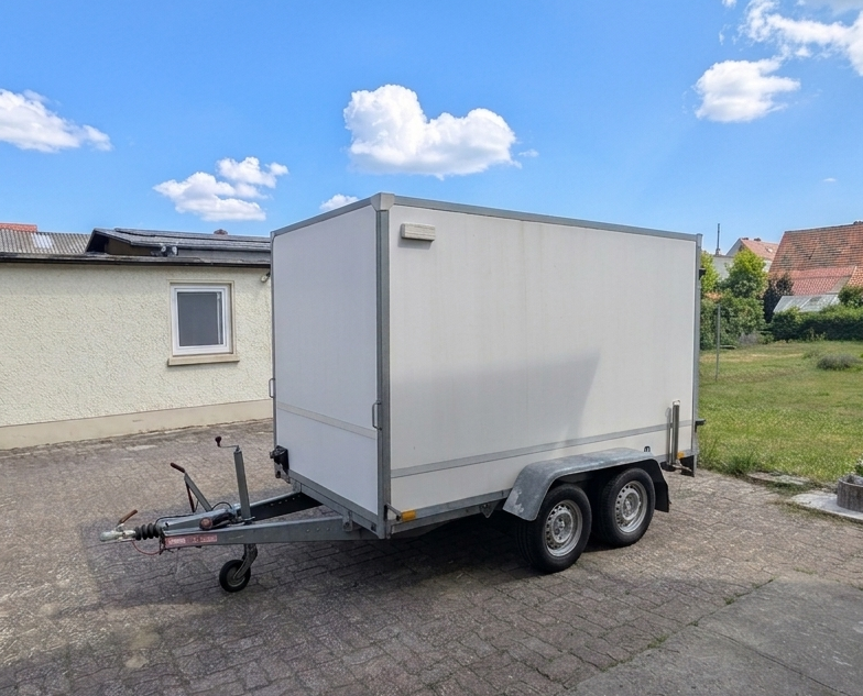 PKW-Anhänger: BLYSS AH C200 – Kofferanhänger für Transport & Umzug