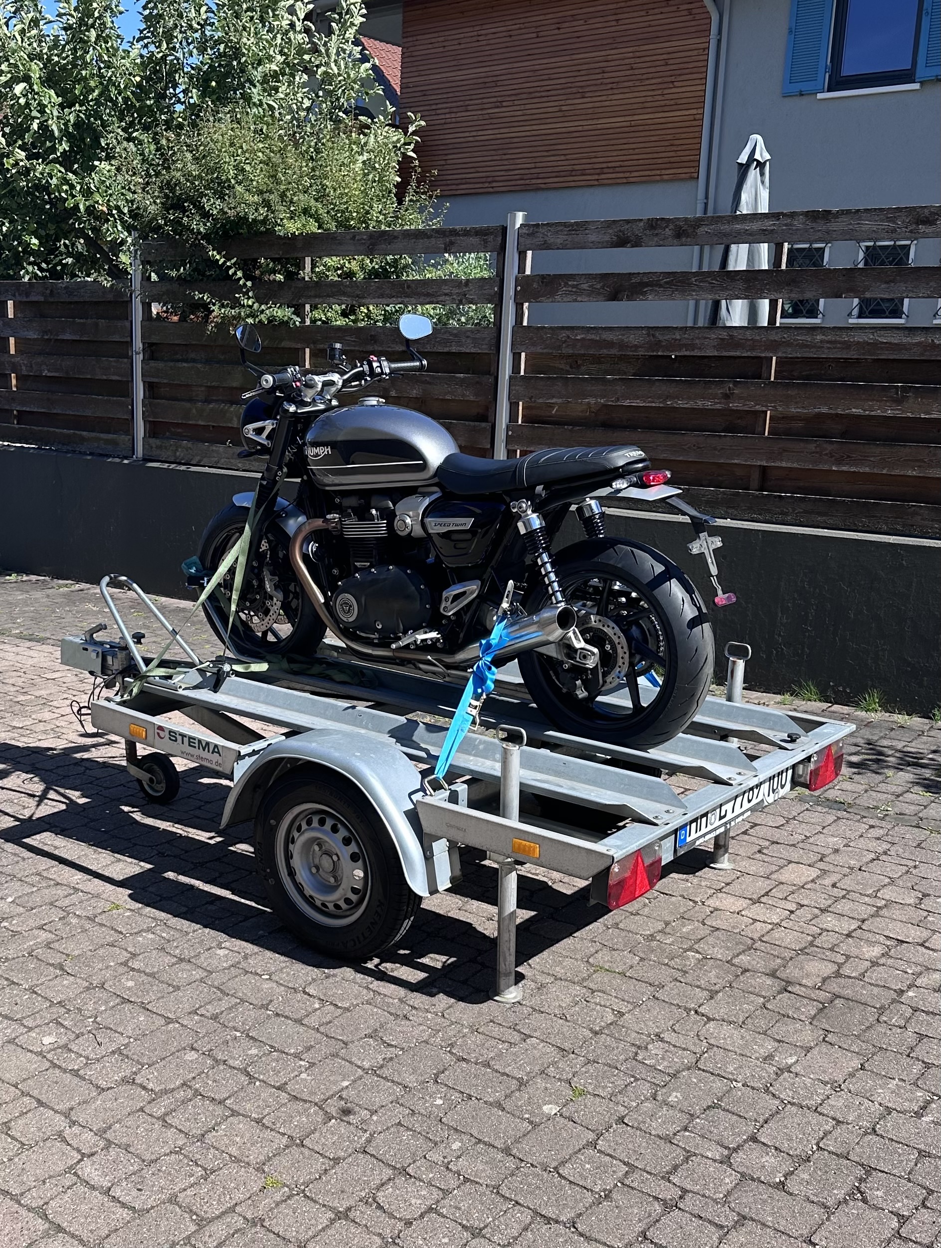 PKW-Anhänger: Motorradanhänger 750 Kg für 2 Motorräder